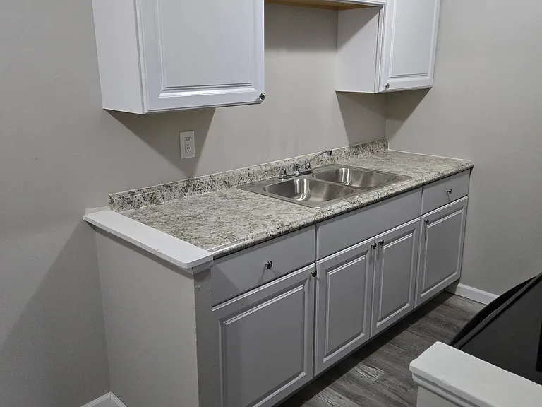 15229 Maple Park Dr #7 — Photo 3