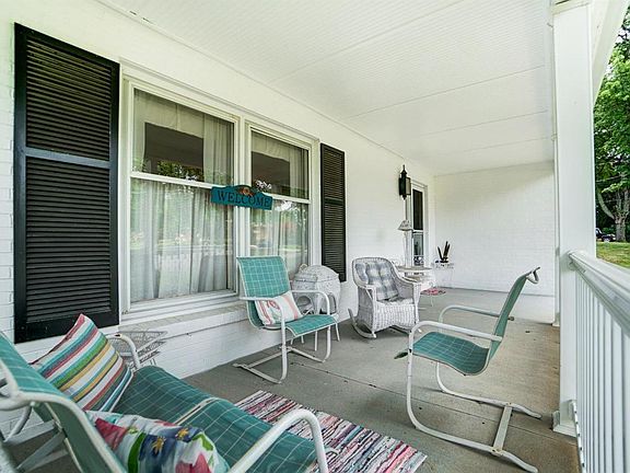 3rd image of 8231 Maywood Dr