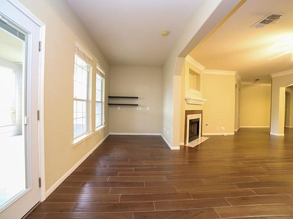 3rd image of 6104 York Bridge Cir