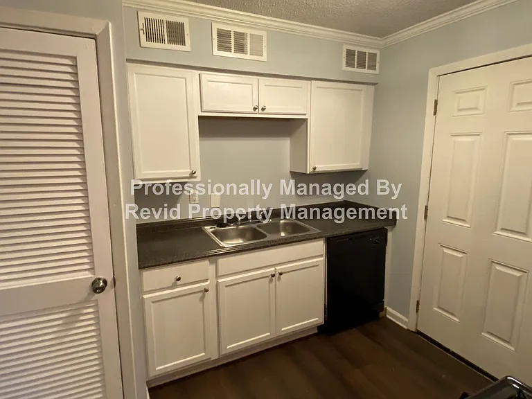 36 N. Auburndale — Photo 8