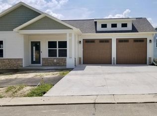 109 Lupine Ave, Poynette, WI 53955