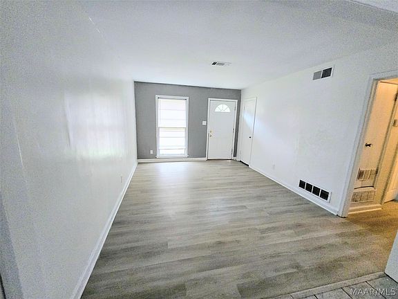 4th image of 204 W Park Ave