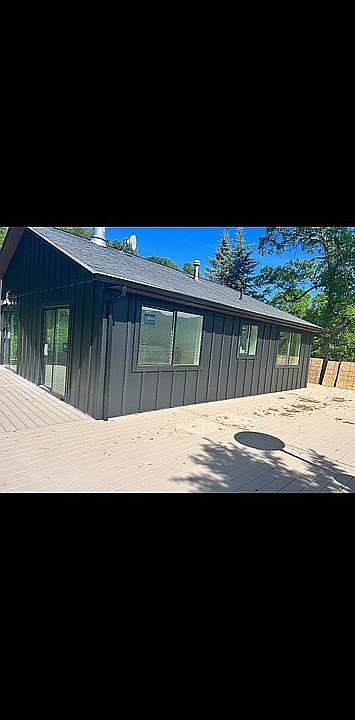 2nd image of 2594 Viking Dr