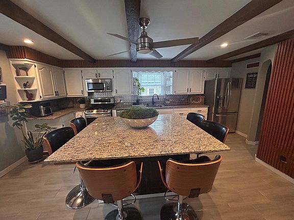 4th image of 134 Watchung Dr