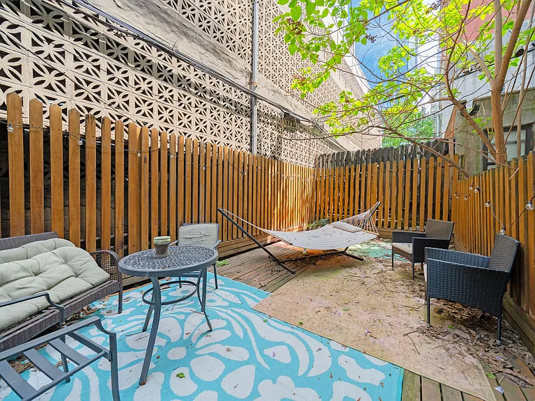 333 W 43rd St #1C — Photo 3