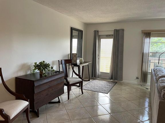 2nd image of 304 Wellington M #304 M