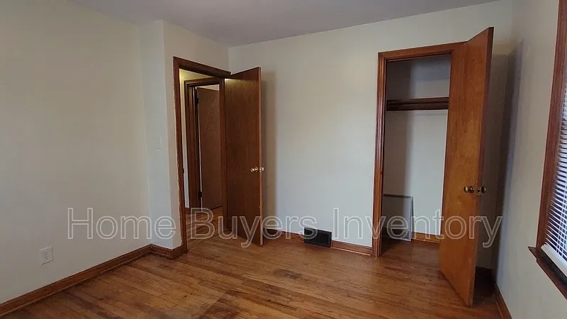 4 bed, 1.0 bath, 1469 sqft, $1,375 — Photo 3