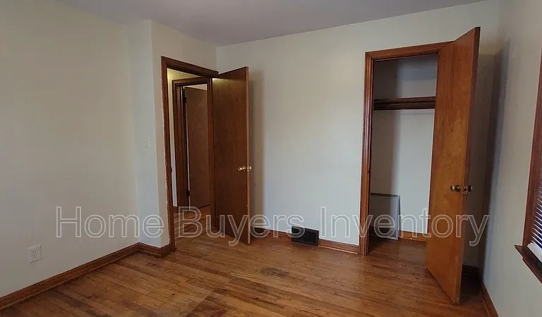 2249 Ridgelawn Ave — Photo 3