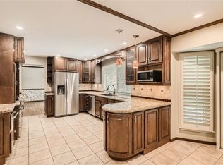 8086 S Vance Ct, Littleton, CO 80128