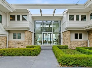 2441 Woodbridge Ln, Highland Park, IL 60035