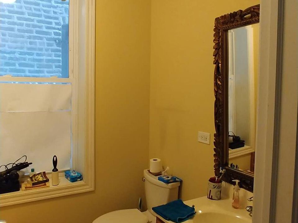 1st image of 3026 S Emerald Ave #1