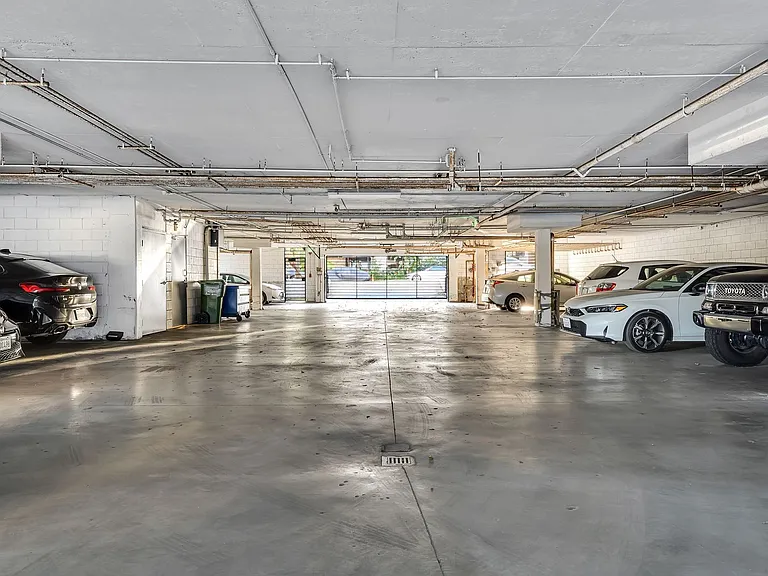 2050 S Bentley Ave #Penthouse 5 — Photo 7