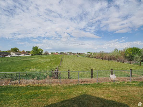 627 N 3225 W, West Pt, UT 84015