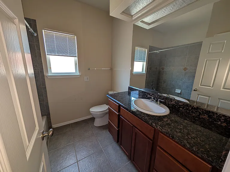 5803 London Dr — Photo 8
