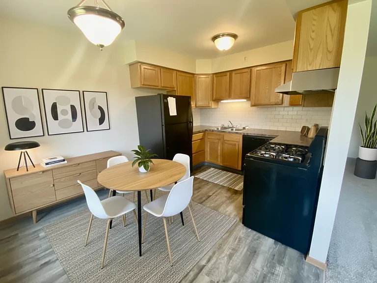 Indian Village Apartments — Photo 31