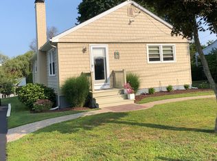 45 Meadow St, South Kingstown, RI 02879