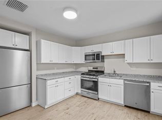 584 Weeden St #-----, Pawtucket, RI 02860