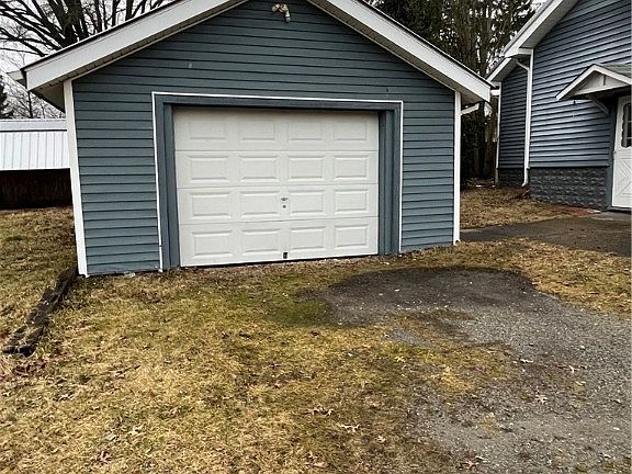 4th image of 171 Marshall Ave