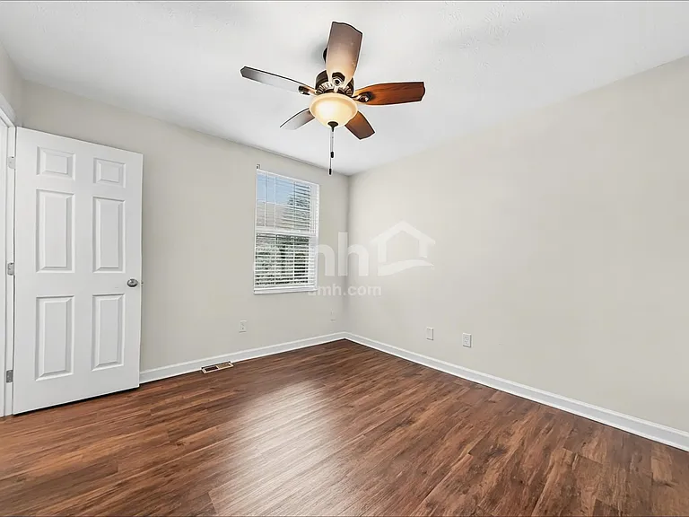 7694 Hillsdowne Cir — Photo 15