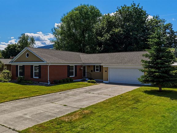 3rd image of 3812 Bellecrest Dr