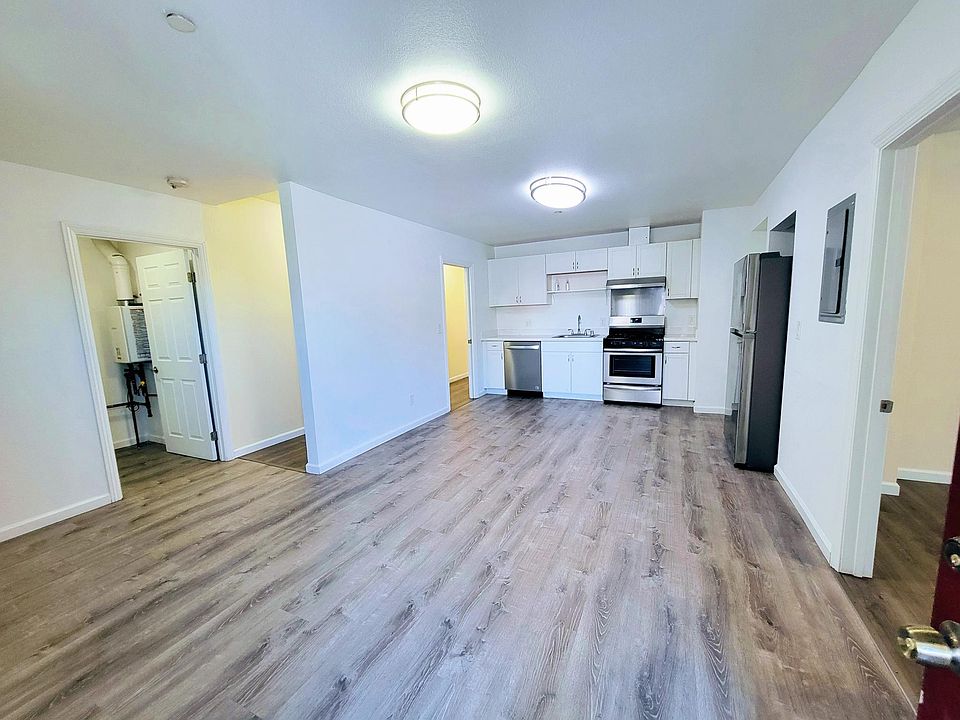 1st image of 2418 Bissell Ave