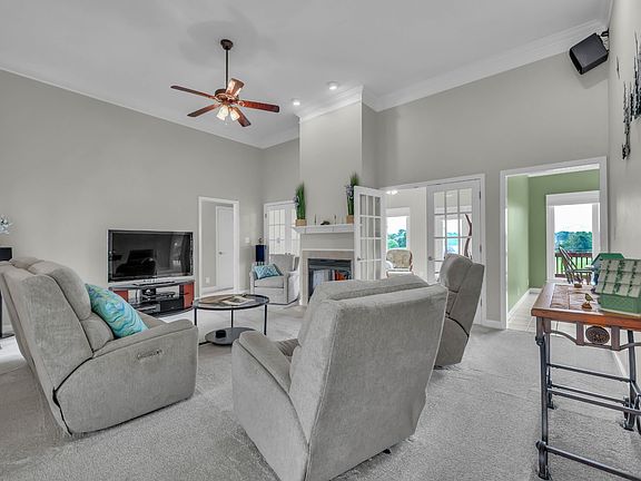 5th image of 4267 N Woodstock Dr