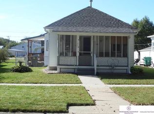 103 N Cedar St, Hooper, NE 68031