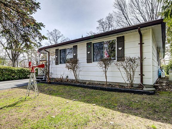2nd image of 310 Tiny Beaches Rd S