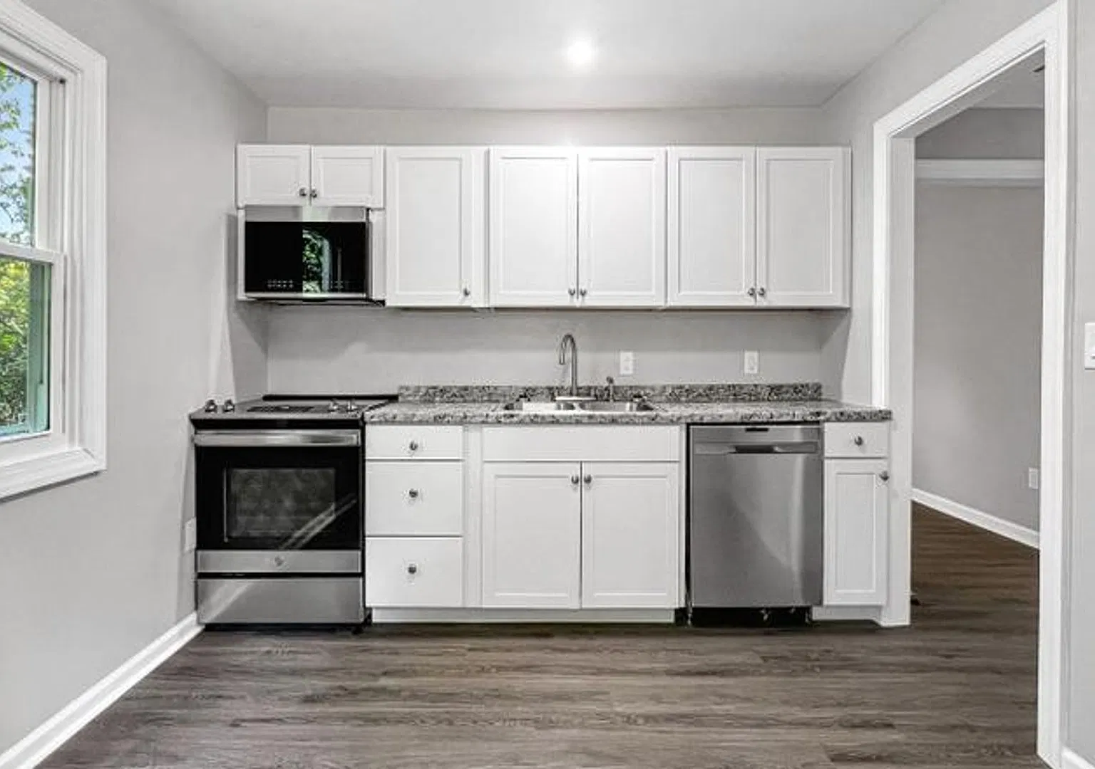 Richmond West End 2 Bedroom Home — Photo 3
