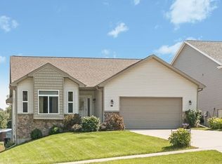 811 10th Avenue Pl, Coralville, IA 52241