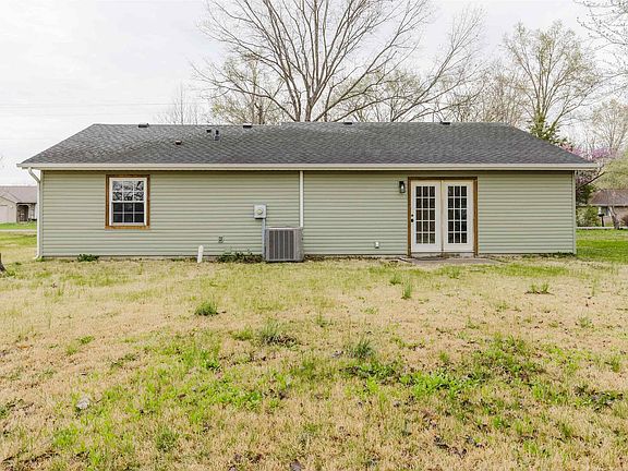 4th image of 1607 E Pickett Ln