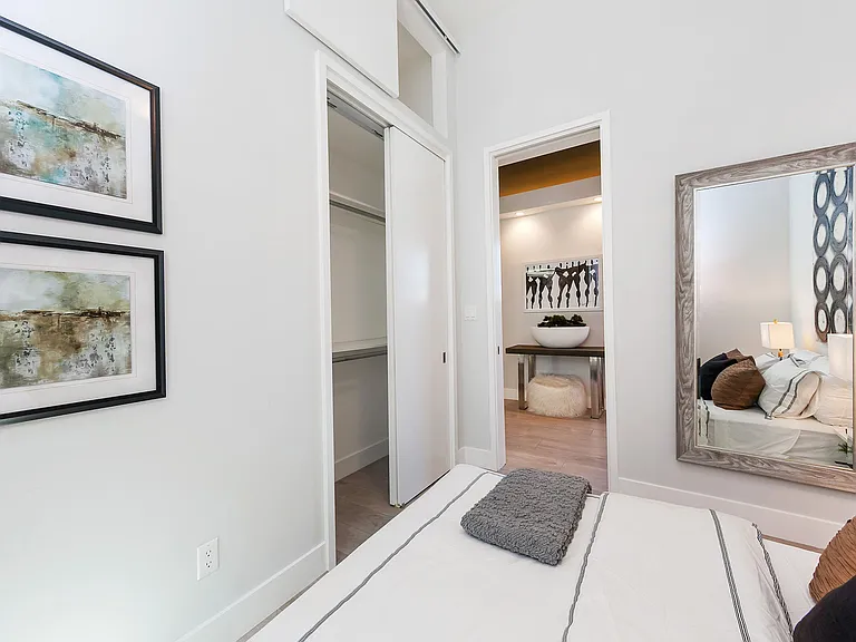 1082 S Van Ness Ave #1082 — Photo 16