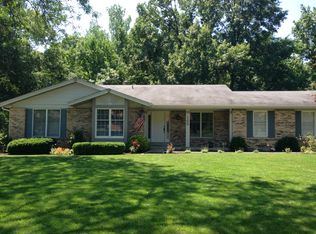 148 Country Creek Ct, Ballwin, MO 63011