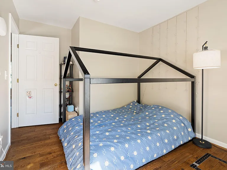 5964 Edgehill Ct — Photo 24