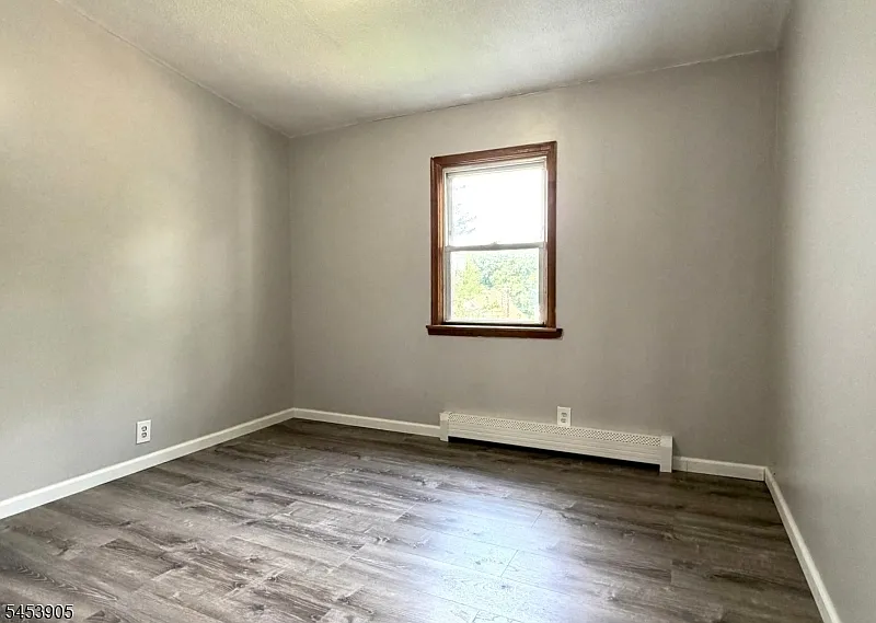 2 bed, 1.0 bath, $1,950 — Photo 3