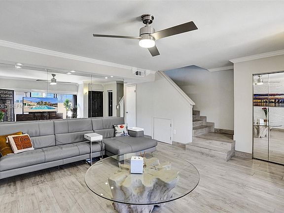 4th image of 16478 NE 27th Pl #34