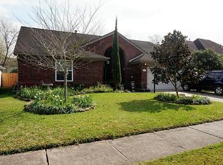 4715 Five Knolls Dr, Friendswood, TX 77546