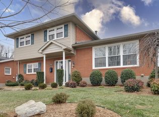 7017 Shareith Dr, Louisville, KY 40228