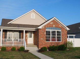 1708 Old Park Ln, Swansea, IL 62226