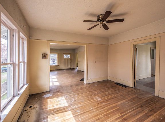 4th image of 234 Fulton St