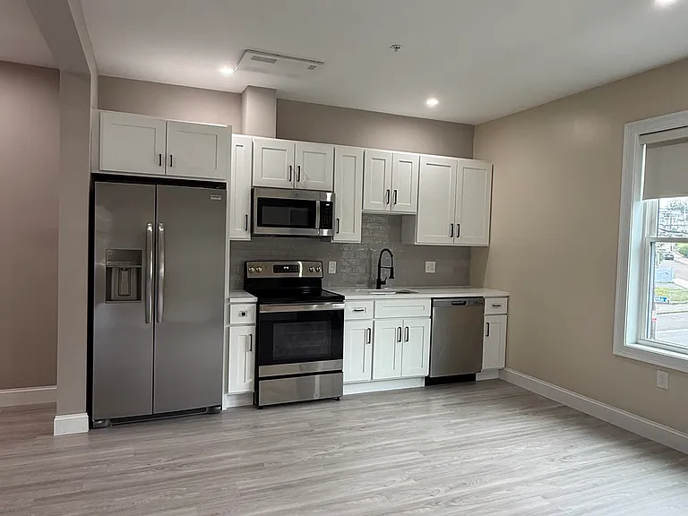 5 Washington Ave #304 — Photo 2