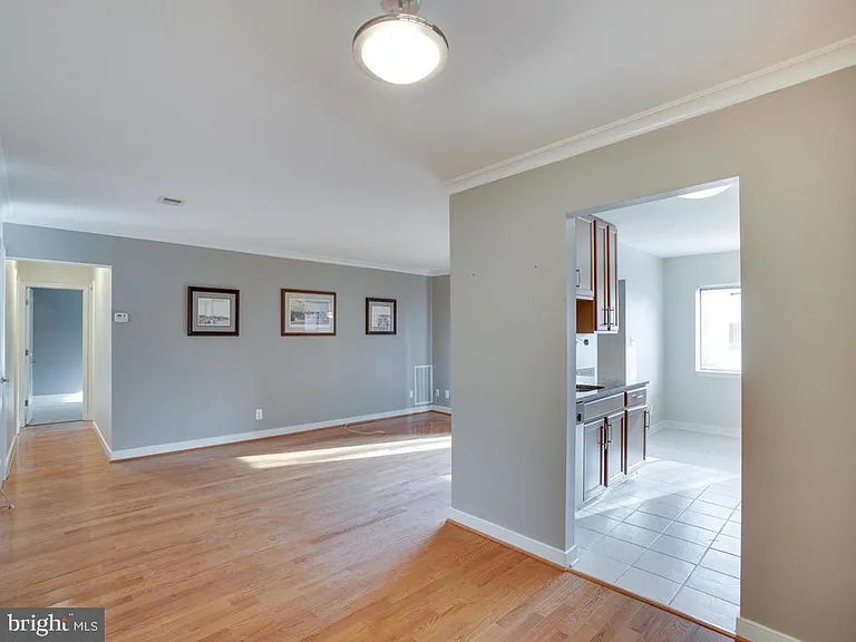 304 Hilltop Ln #F — Photo 11