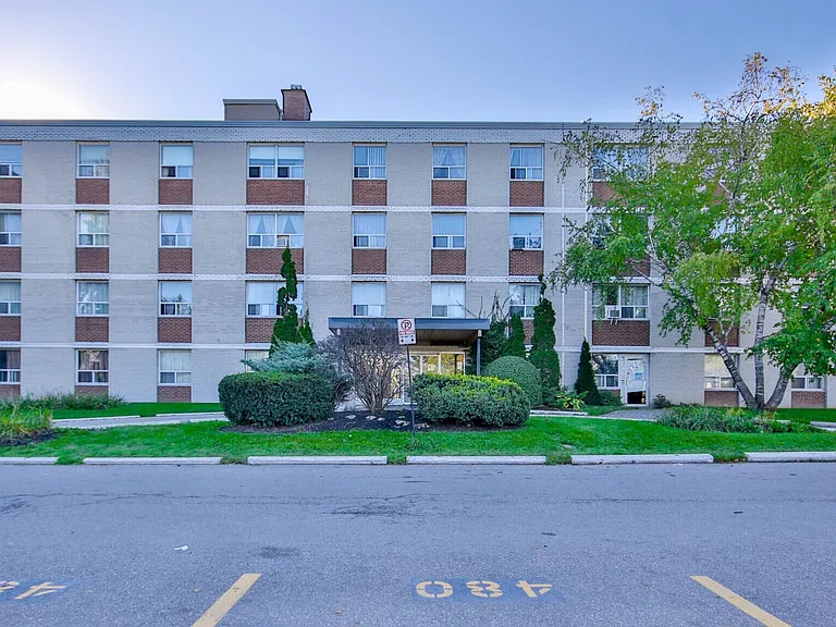 9 Bergamot Ave — Photo 4