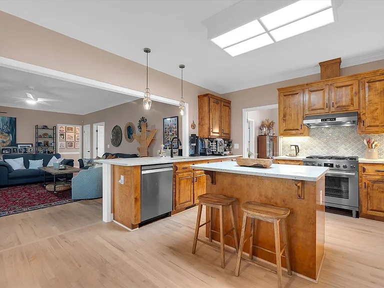 202 Mallowrose Ln — Photo 9