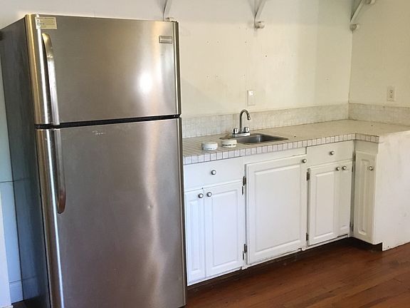 Kitchen, secondary sink