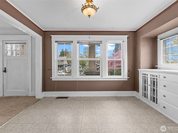 4th image of 3740 N 30th Street