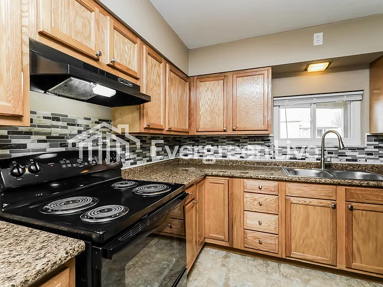 10941 Corona Rd — Photo 8