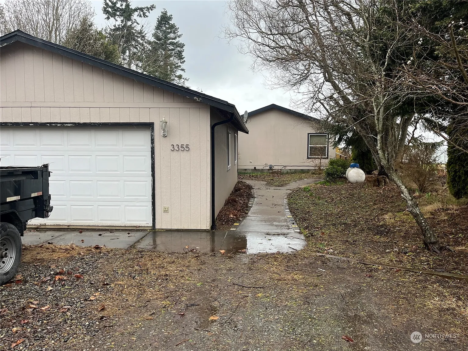 3355 Robertson Road photo 1