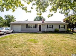 915 Sipp Ave, East Patchogue, NY 11772