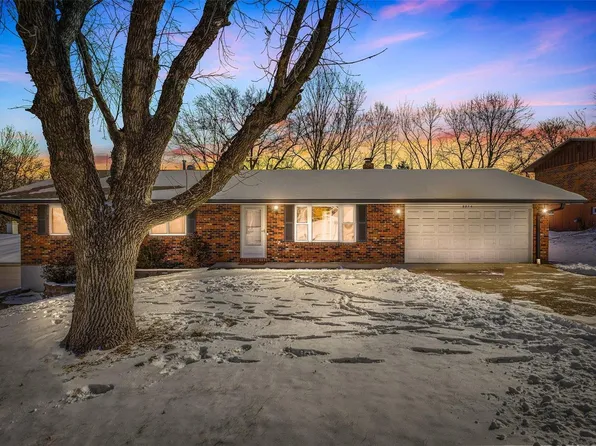 5074 Scenic View Acres Dr, Imperial, MO 63052